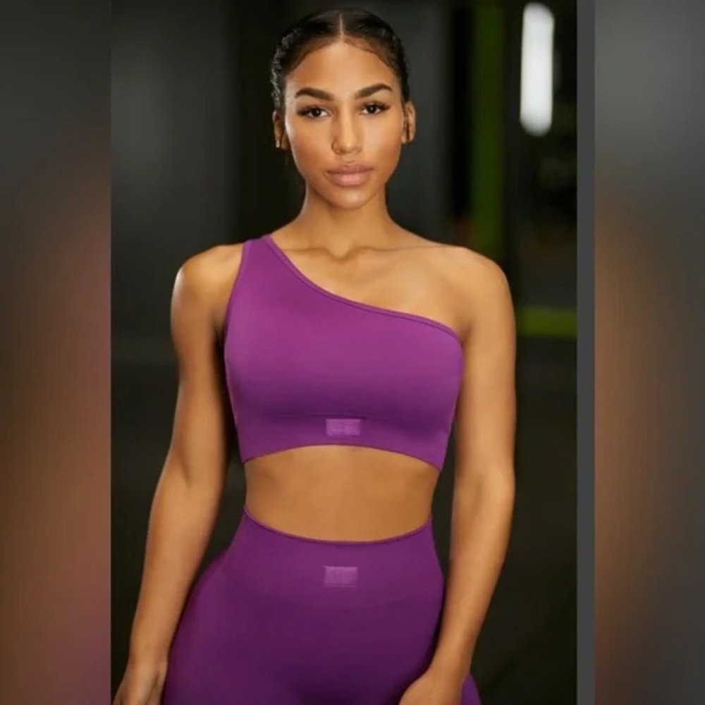 Bo + Tee Empower Seamless Asymmetric Bra / Top
